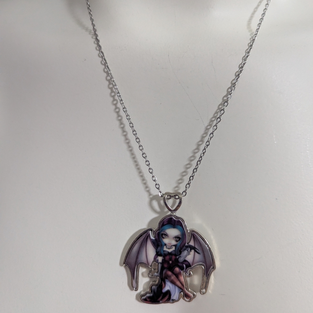 Silver Circular Pendant Necklace Artistic Design